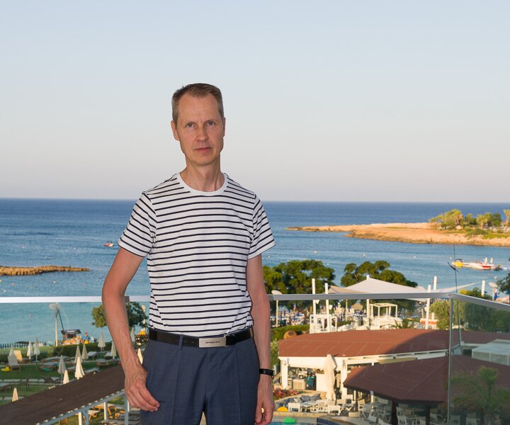_DSC0073 Arto at Capo Bay hotel.