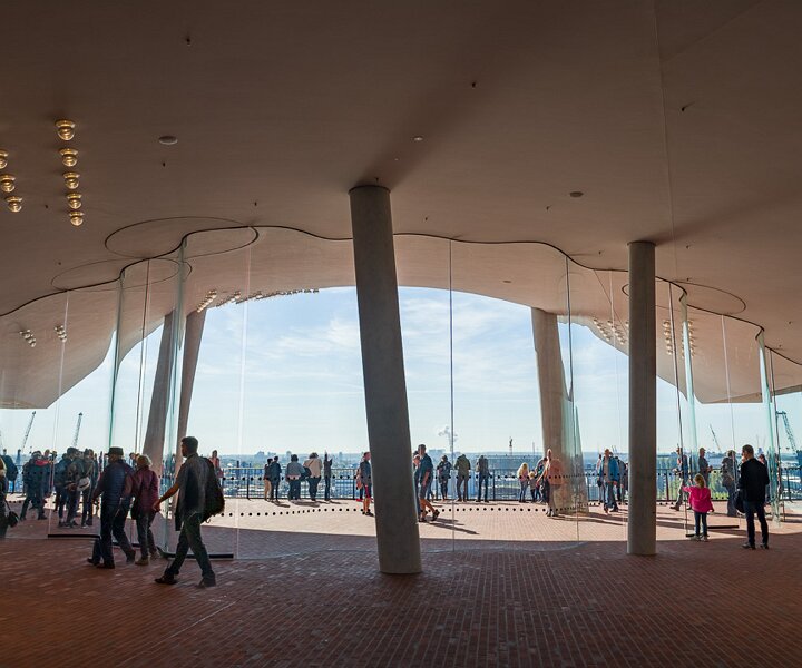 _DSC2745-HDR At the Elbphilharmonie.