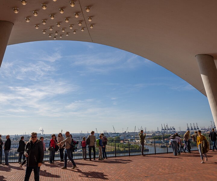 _DSC2749 At the Elbphilharmonie.