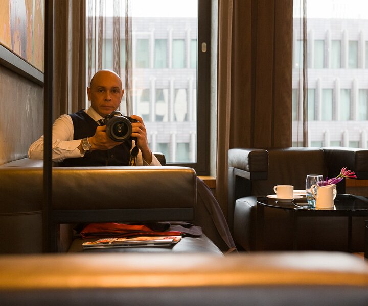 _DSC3839 Selfie in the Club Lounge.