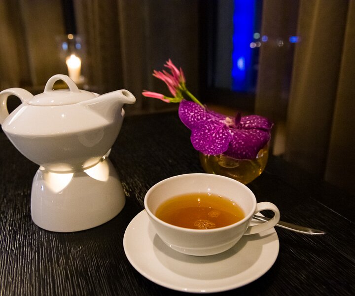 _DSC3875 Evening tea in the Club Lounge.
