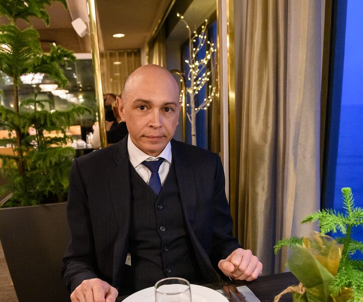 _DSC4068 Markos having breakfast on the ship on arrival to Helsinki.