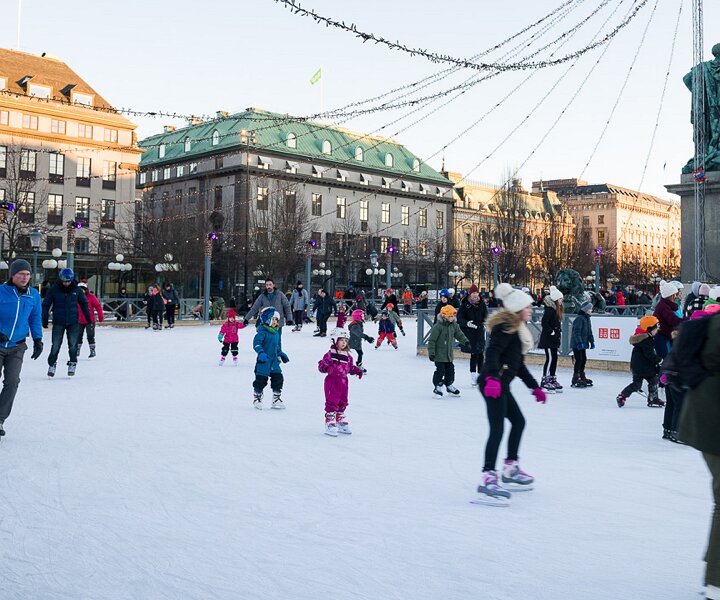 _DSC5865 Ice skating at Kungsträdgården.