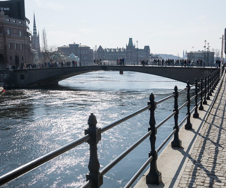 _DSC7209 View of Riksbron in the spring sun.
