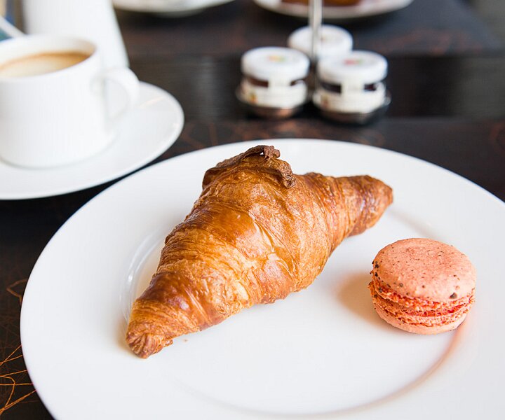 _DSC7296 Coffee, croissant and macaron for breakfast.