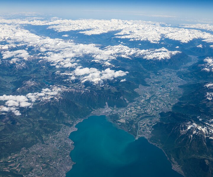 _DSC8194 View of the Alps and a lake.