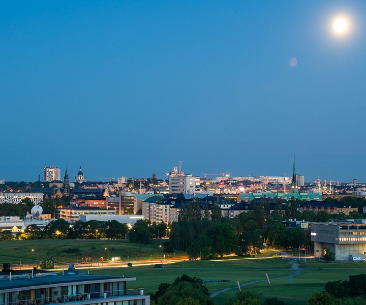 _DSC8648 View of Stockholm from Gärdet on a night in June.