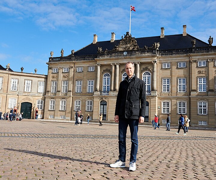 _DSC1024 Arto at Amalienborg Royal Palace in Copenhagen.