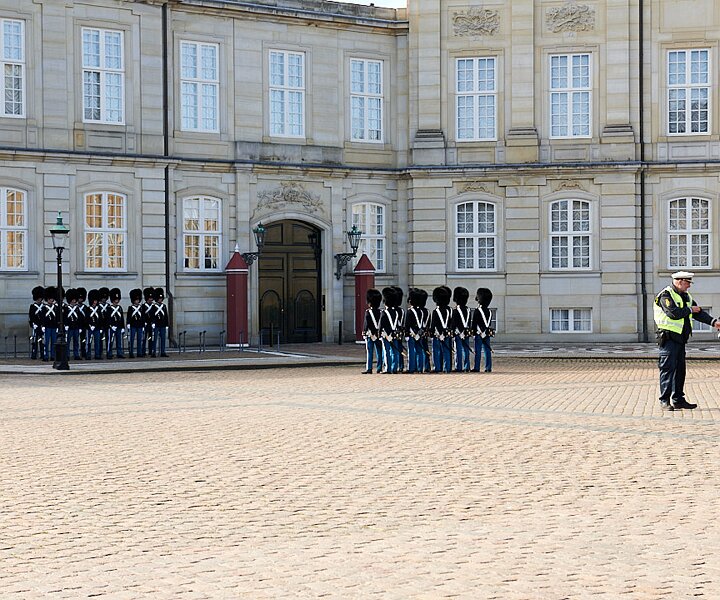 _DSC1034 Change of the Royal guard at Amalienborg Royal Palace in Copenhagen.