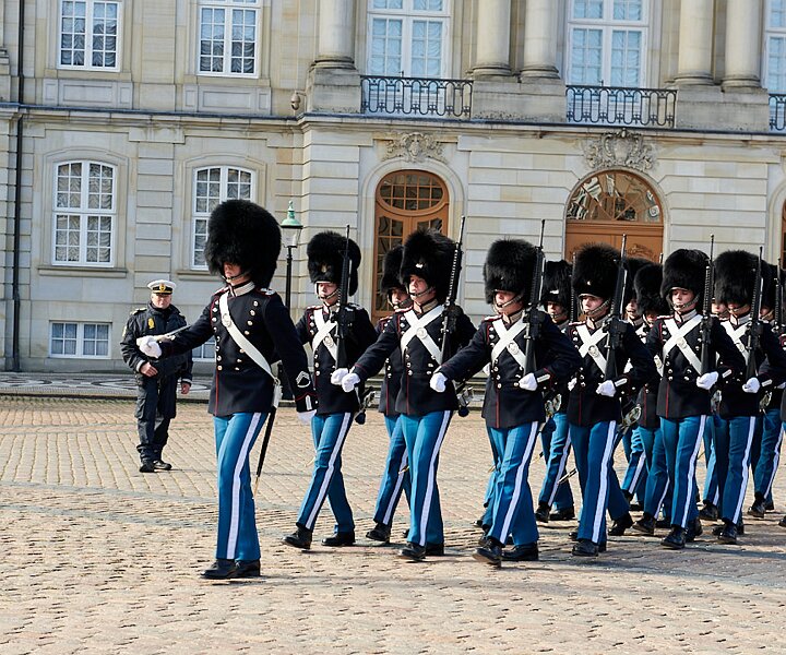 _DSC1039 Change of the Royal guard at Amalienborg Royal Palace in Copenhagen.