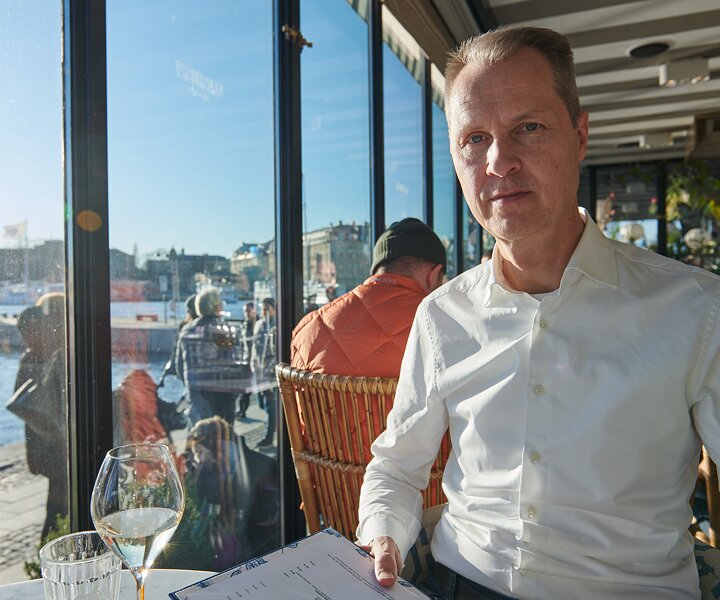 _DSC3405 Arto at Glasuhet for lunch.