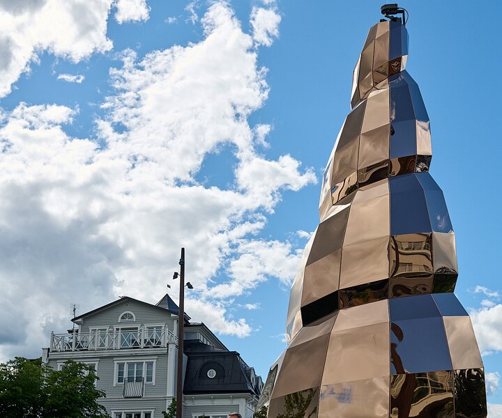 _DSC5874 Arto by Solsnäckan (sun shell) in Norrtälje.