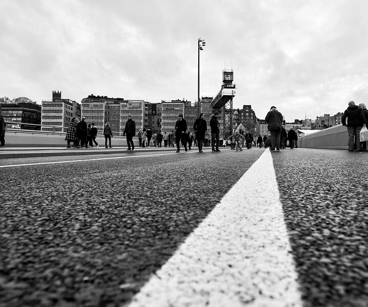 _DSC6620 At Guldbron (the golden bridge) at Slussen on the opening day.