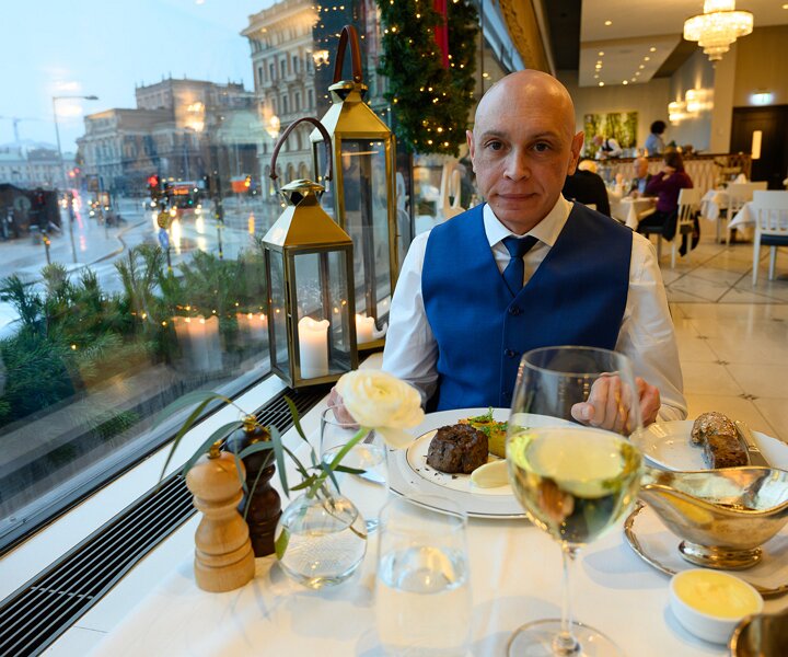 _DSC0396 Markos having New Year's Day lunch at the Veranda.