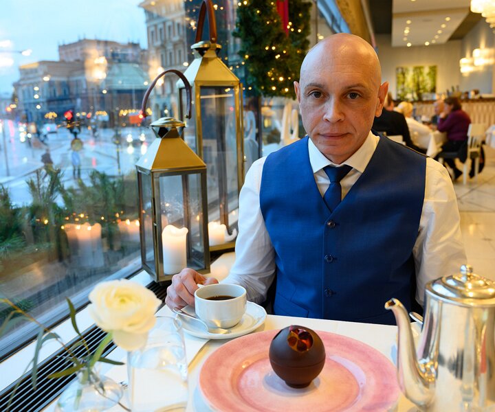 _DSC0419 Markos having dessert on New Year's Day lunch at the Veranda.