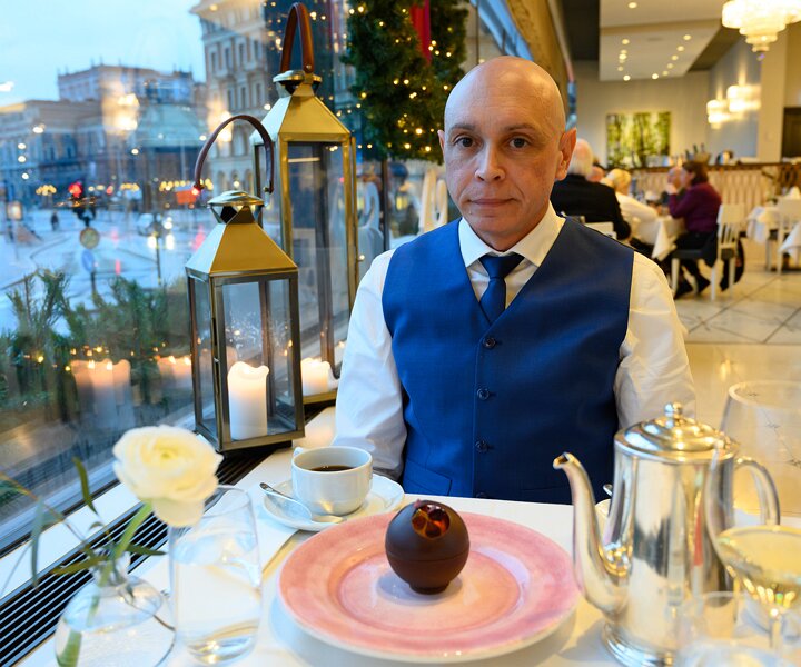 _DSC0422 Markos having dessert on New Year's Day lunch at the Veranda.