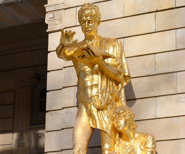 _DSC0925 Sculptures at the Royal Dramatic Theatre.