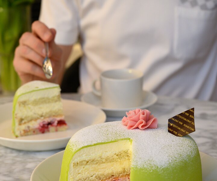 _DSC1407 Celebrating the arrival of spring with princess cake,