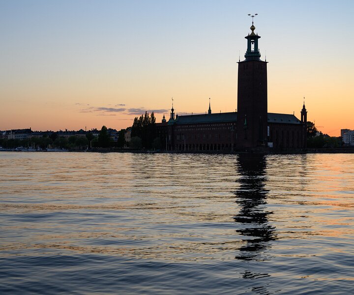 _DSC3092 Summer night city. Stockholm City Hall.