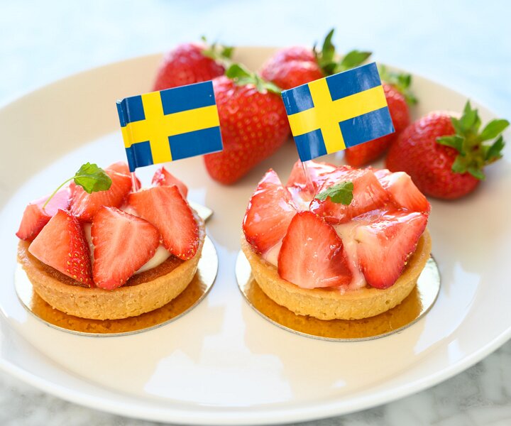 _DSC3194 Strawberry tartars on Swedens National Day.