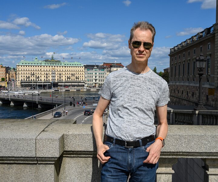 _DSC3232 Arto at the Royal Palace.