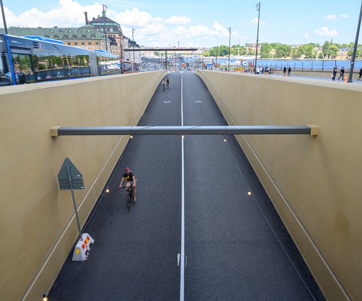 _DSC3395 At the Golden Bridge at Slussen.
