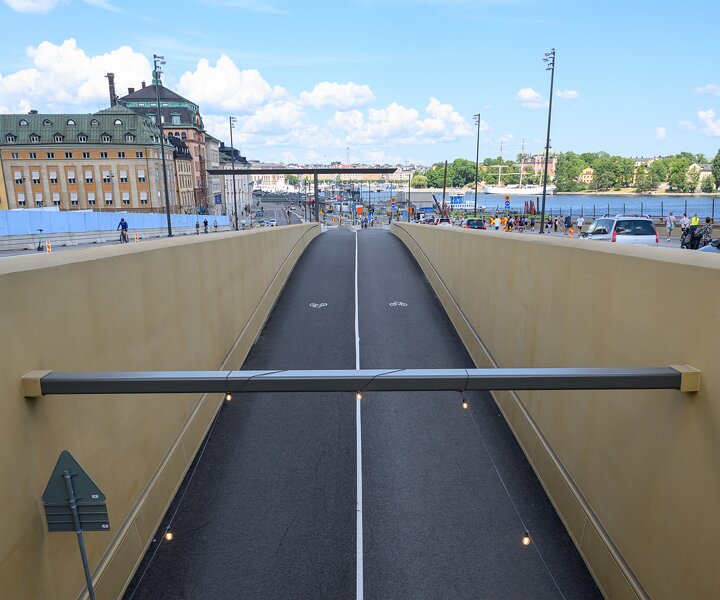 _DSC3400 At the Golden Bridge at Slussen.