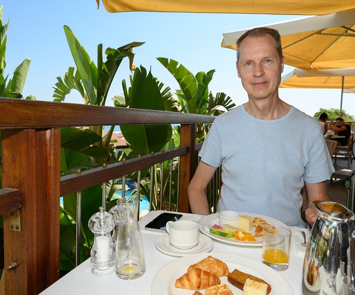 _DSC3488 Arto having breakfast at Capo Bay Hotel.