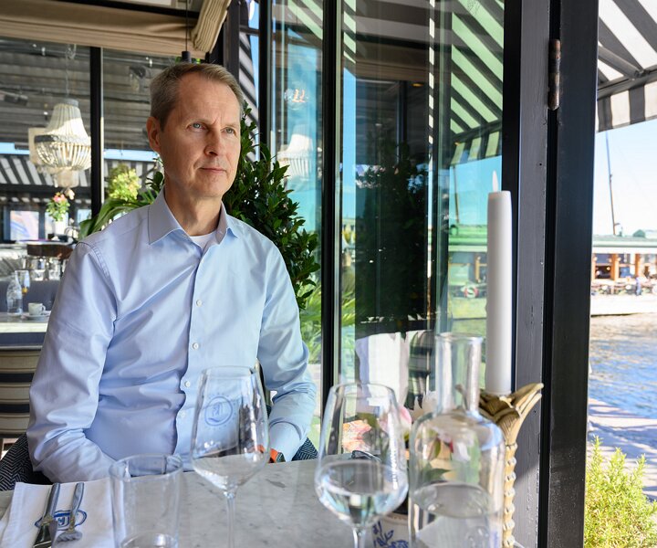 _DSC4263 Arto at Glashuset for lunch.
