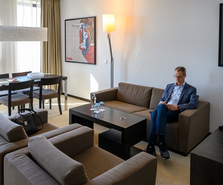 _DSC4430 Arto in the hotel suite in Berlin.