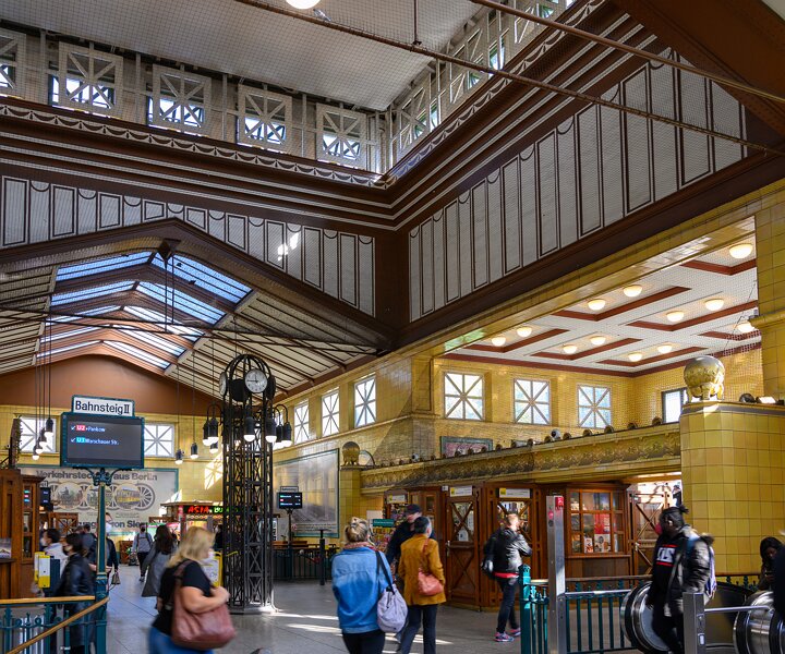 _DSC4454 Wittenbergplatz subway station.