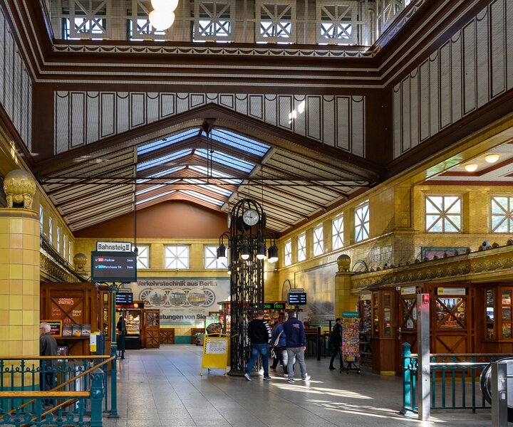 _DSC4457 Wittenbergplatz subway station.