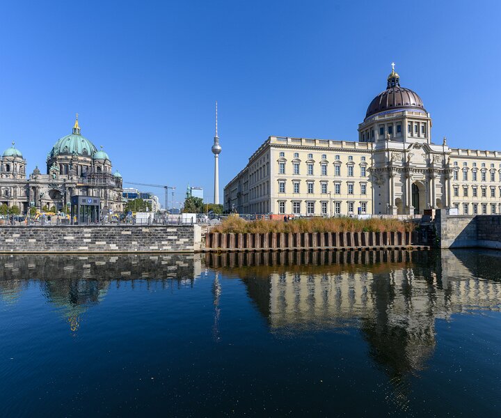 _DSC4473 View of the Berlin Cathedral (Berliner Dom), the TV-tower (Fernsehturm) and Humboldt Forum.