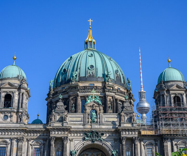 _DSC4474 The Berlin Cathedral (Berliner Dom) and the TV-tower (Fernsehturm).