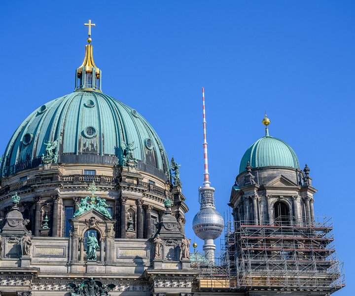 _DSC4479 The Berlin Cathedral (Berliner Dom) and the TV-tower (Fernsehturm).