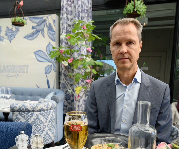 _DSC4745 Arto at Glashuset for lunch.