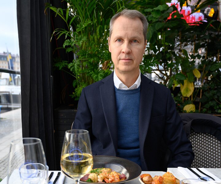 _DSC5233 Arto at Glashuset for lunch.
