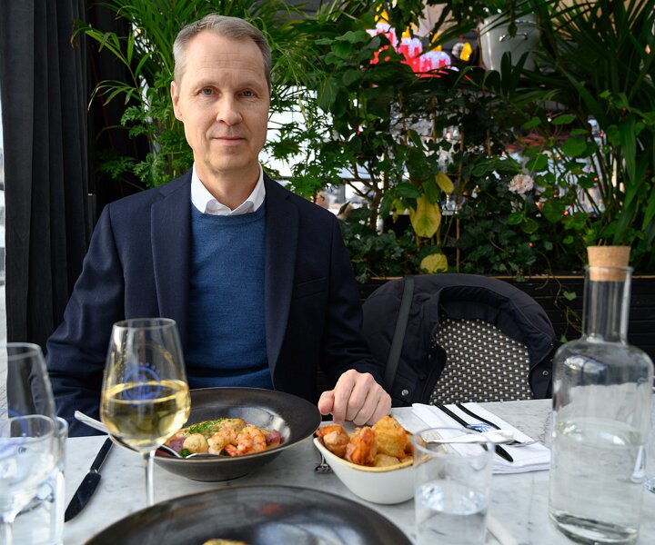 _DSC5238 Arto at Glashuset for lunch.