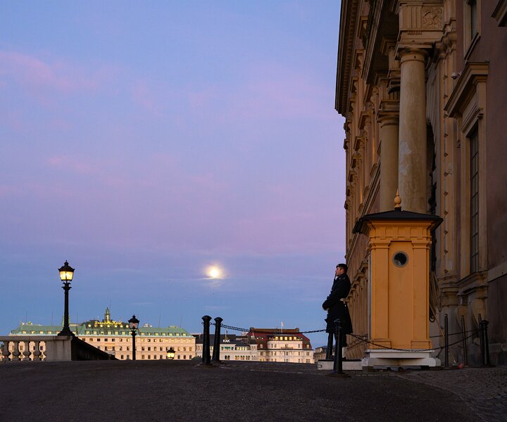 _DSC5560 At the Royal Palace, early afternoon in December.