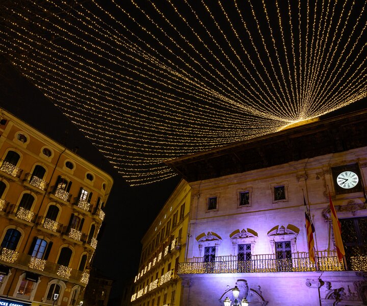 _DSC5655 Light decorations at Plaça de Cort.