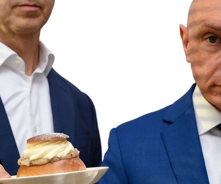 _DSC7532 Arto and Markos having semla.