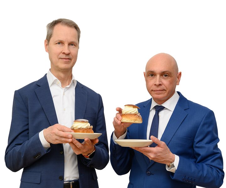 _DSC7549 Arto and Markos having semla.