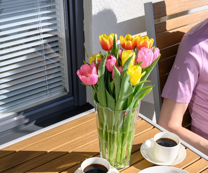 _DSC7636 Coffee in the sun of spring on the balcony at Gärdet.