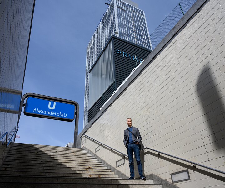 _DSC9810 Arto at Alexanderplatz.