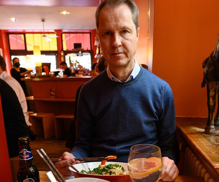 _DSC9839 Arto having Vietnamese lunch at Monsieur Vuong in Berlin.