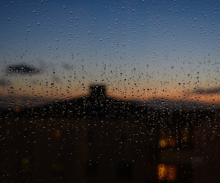 _DSC7903-2 Rain drops on the window an October evening at Gärdet.