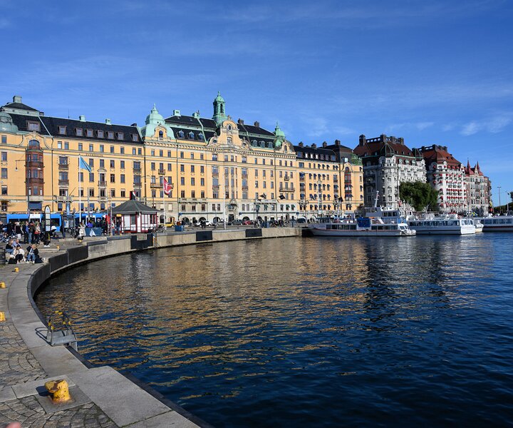 _DSC8804 At Nybrokajen a sunny day in October.