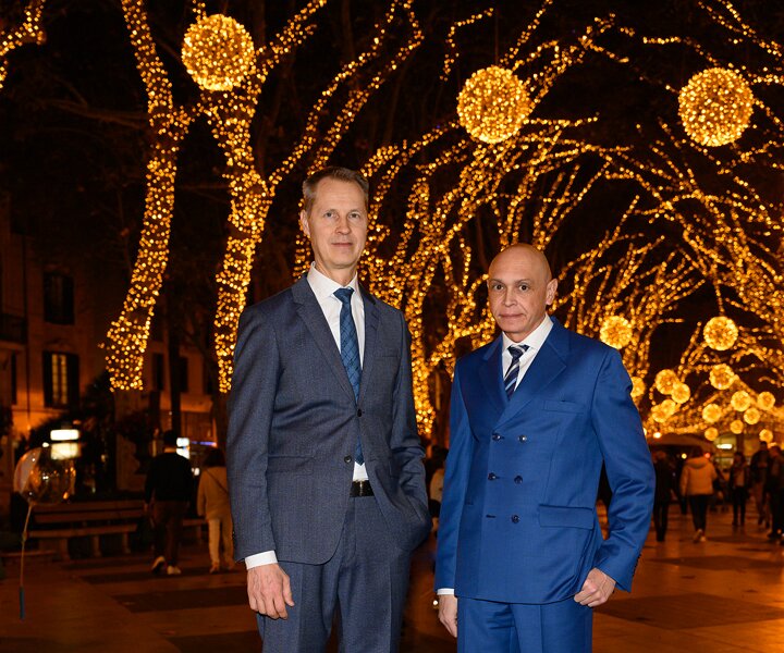 _DSC0467-Edit Arto and Markos at Passeig del Born in Palma with its beautiful Christmas lights.